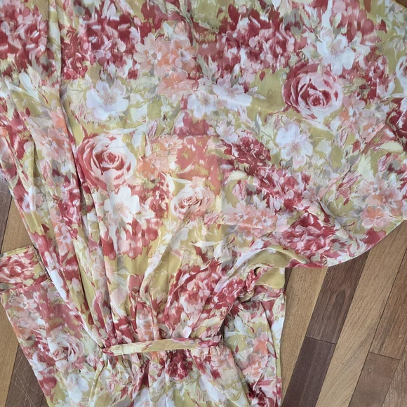 Vibrant Floral Long Sleeve Maxi Dress - Picture 6 of 9